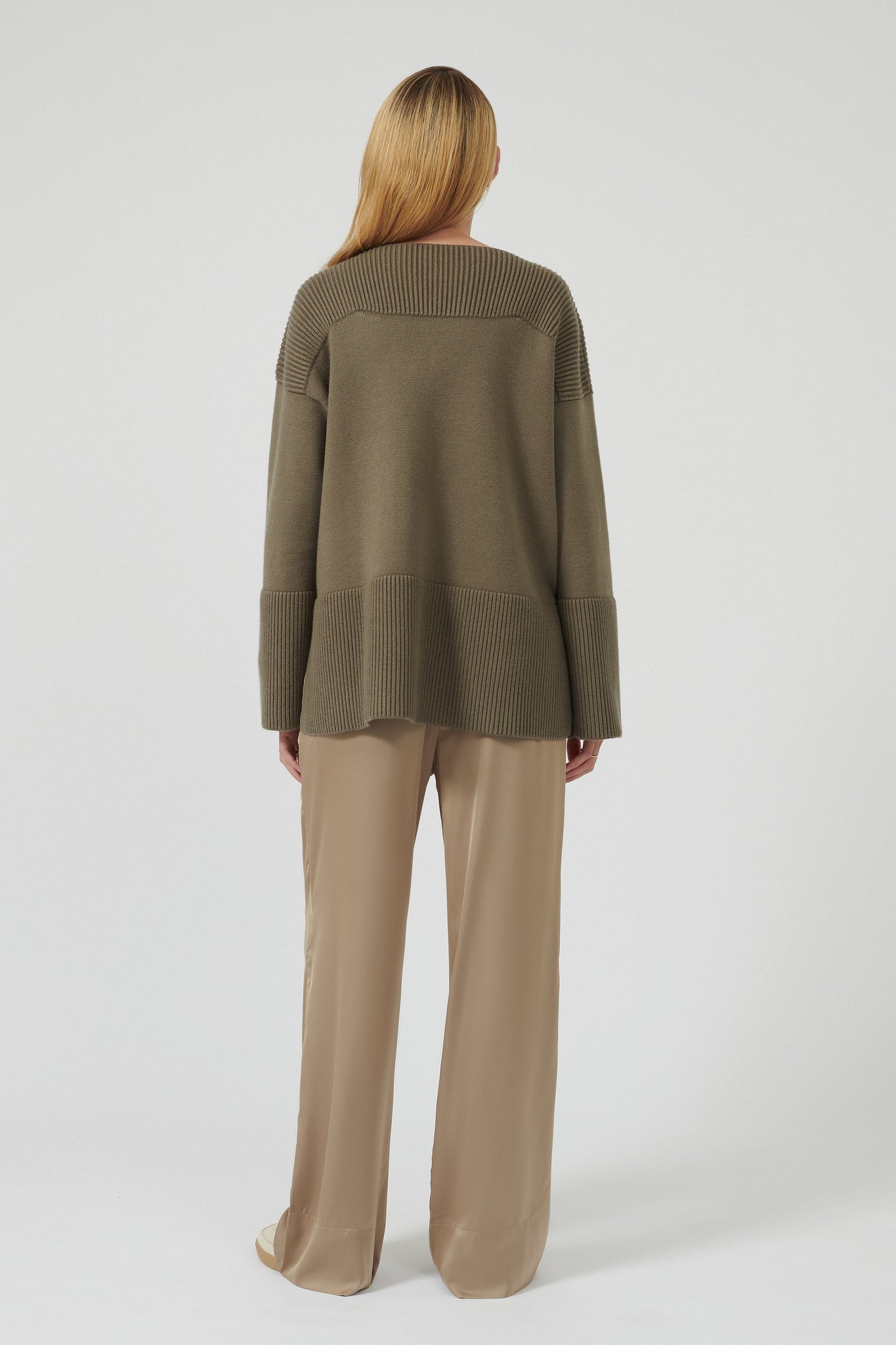 VALENTINA SWEATER - OLIVE [FINAL SALE]